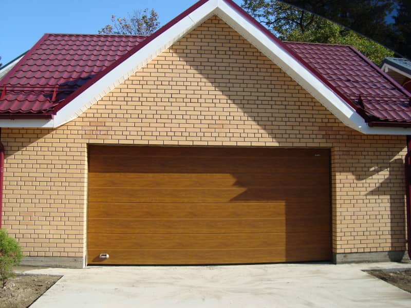 Секционные ворота DoorHan в Санкт-Петербурге с установкой