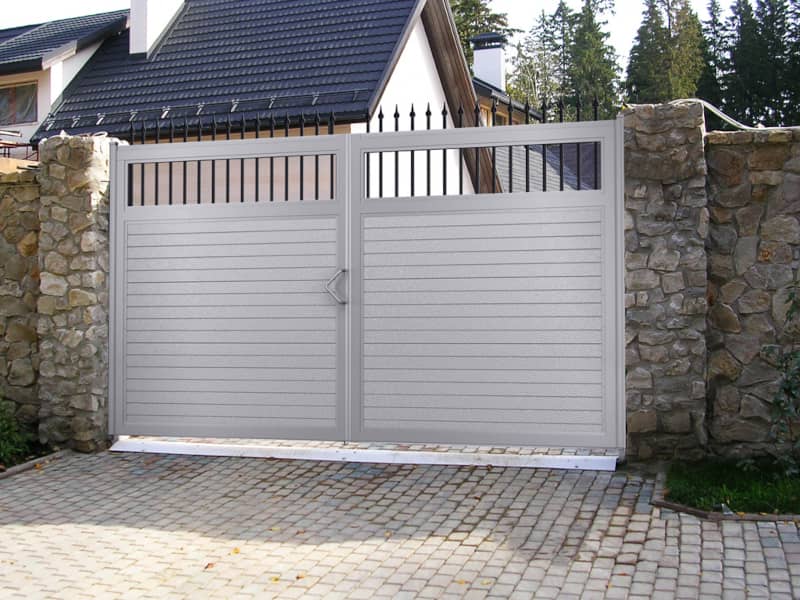 Уличные ворота DoorHan в Санкт-Петербурге с установкой